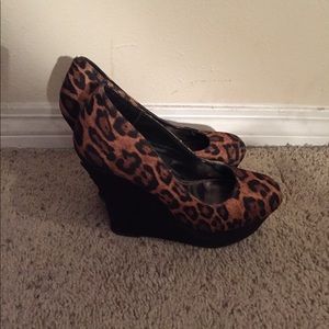 Cute leopard heels size 9